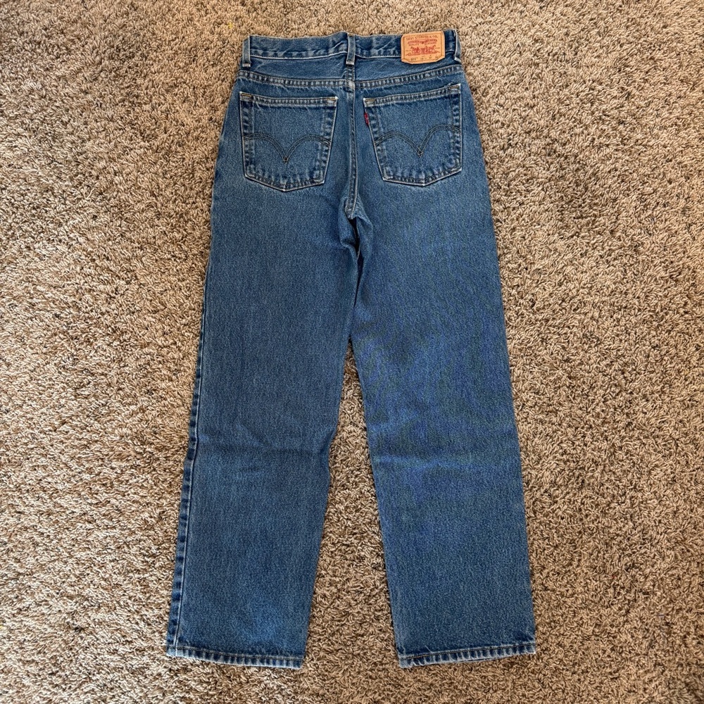 Vintage Relaxed Fit Levi’s 550 - Picture 6 of 13
